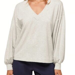 TRAVIS MATHEW Cloud Terry Pullover V Neck Top Cream Size Medium